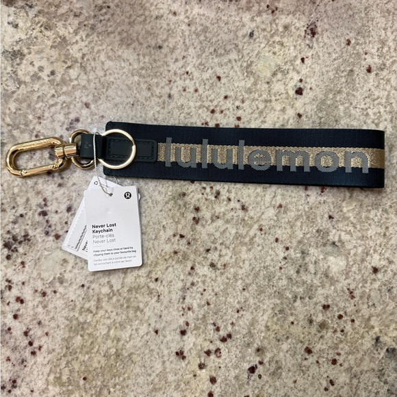 Lululemon Never Lost Keychain 💫 - Picture 3 of 3